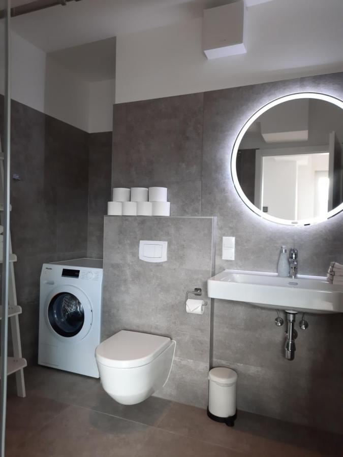 וינה Skysuite Holiday Home מראה חיצוני תמונה